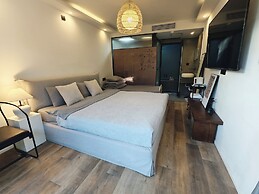 Beijing Hills & Hutong City Retreat