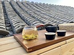 Beijing Hills & Hutong City Retreat
