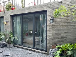 Beijing Hills & Hutong City Retreat