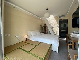 Beijing Hills & Hutong City Retreat