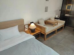 Beijing Hills & Hutong City Retreat