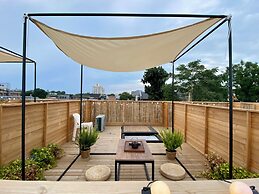 Beijing Hills & Hutong City Retreat