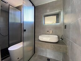 Beijing Hills & Hutong City Retreat