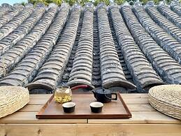Beijing Hills & Hutong City Retreat