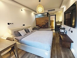 Beijing Hills & Hutong City Retreat