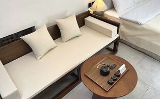 Beijing Hills & Hutong City Retreat