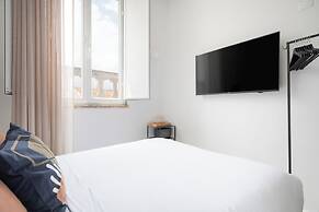 Lapa Diplomatic Suite&Flat by FeelLisboa