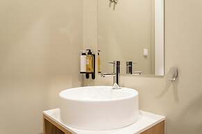 Lapa Diplomatic Suite&Flat by FeelLisboa