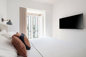 Lapa Diplomatic Suite&Flat by FeelLisboa