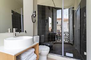 Lapa Diplomatic Suite&Flat by FeelLisboa