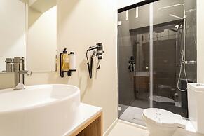 Lapa Diplomatic Suite&Flat by FeelLisboa