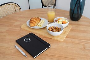 Lapa Diplomatic Suite&Flat by FeelLisboa