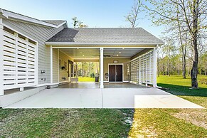 18 Mi to Fsu: Quaint Cottage on 8 Acres w/ Grill!