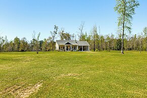 18 Mi to Fsu: Quaint Cottage on 8 Acres w/ Grill!