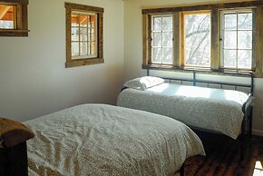 Secluded Couple's Retreat on Farm in Paonia!