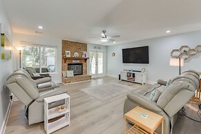 5 Mi to Dtwn Beaufort: Home w/ Screened-in Patio