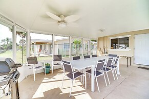 Centrally Located Cocoa Beach Haven: Walk to Shore