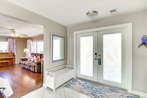 Centrally Located Cocoa Beach Haven: Walk to Shore