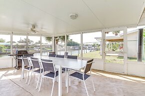 Centrally Located Cocoa Beach Haven: Walk to Shore