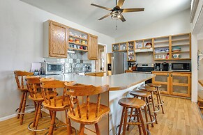 8 Mi to Hiking: Home w/ Patio in Dtwn Pioche