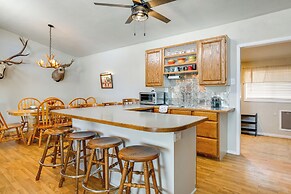 8 Mi to Hiking: Home w/ Patio in Dtwn Pioche