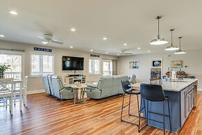 Private Dock, Fire Pit: Lake Murray Family Escape!