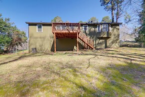 6 Mi to Stone Mtn Park: The Forrest Home w/ Deck