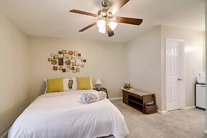 6 Mi to Stone Mtn Park: The Forrest Home w/ Deck