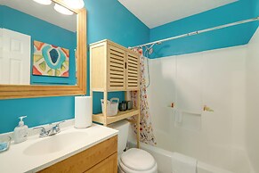 6 Mi to Stone Mtn Park: The Forrest Home w/ Deck