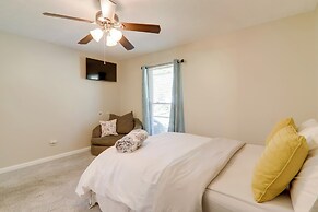 6 Mi to Stone Mtn Park: The Forrest Home w/ Deck