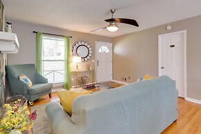 6 Mi to Stone Mtn Park: The Forrest Home w/ Deck