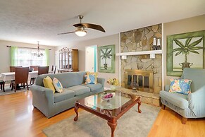 6 Mi to Stone Mtn Park: The Forrest Home w/ Deck