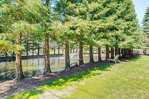 Luxe Vineyard Villa w/ Views & Fire Pit in Loomis!