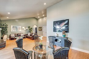 Luxe Vineyard Villa w/ Views & Fire Pit in Loomis!