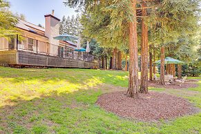 Luxe Vineyard Villa w/ Views & Fire Pit in Loomis!