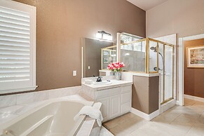 Luxe Vineyard Villa w/ Views & Fire Pit in Loomis!