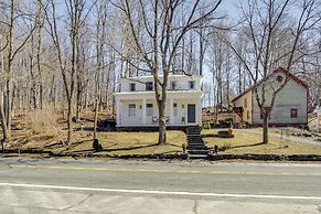 Hike, Ski & More: Restored 1845 Catskills Home