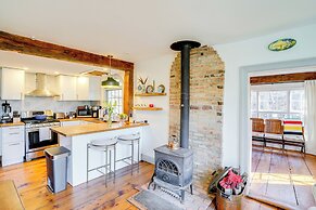 Hike, Ski & More: Restored 1845 Catskills Home