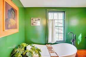 Hike, Ski & More: Restored 1845 Catskills Home