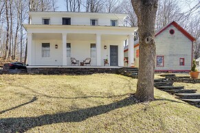 Hike, Ski & More: Restored 1845 Catskills Home