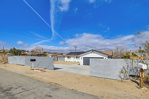 5 Mi to Jtnp: Colorful Home w/ Outdoor Oasis!
