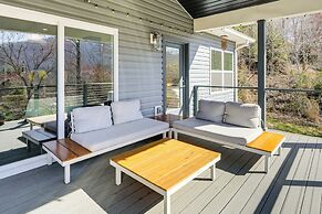 7 Mi to Dtwn Asheville: Apt w/ Sauna Access!