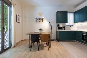 Elvis 2-Bedroom Apartment in Athens