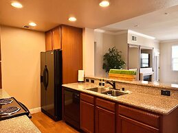 New Elegant 1BR Retreat Heated Pool Gym Sauna