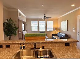 New Elegant 1BR Retreat Heated Pool Gym Sauna