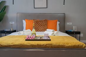 Modern Spacious 2BR Steps to Cismigiu Gardens