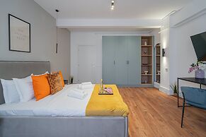 Modern Spacious 2BR Steps to Cismigiu Gardens