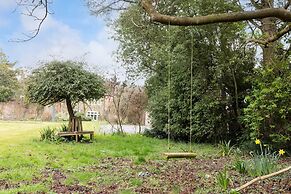 Country Retreat - Sleeps 14 - Large Garden