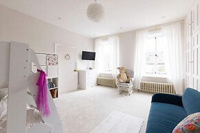 Country Retreat - Sleeps 14 - Large Garden