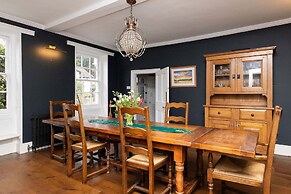 Country Retreat - Sleeps 14 - Large Garden